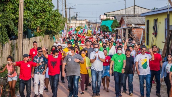 Na reta final, multidão vai às ruas de Tarauacá em apoio a Batista e Príncipe e confirma favoritismo  